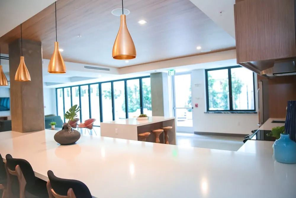 Fully Furnished Suites near Little Tokyo