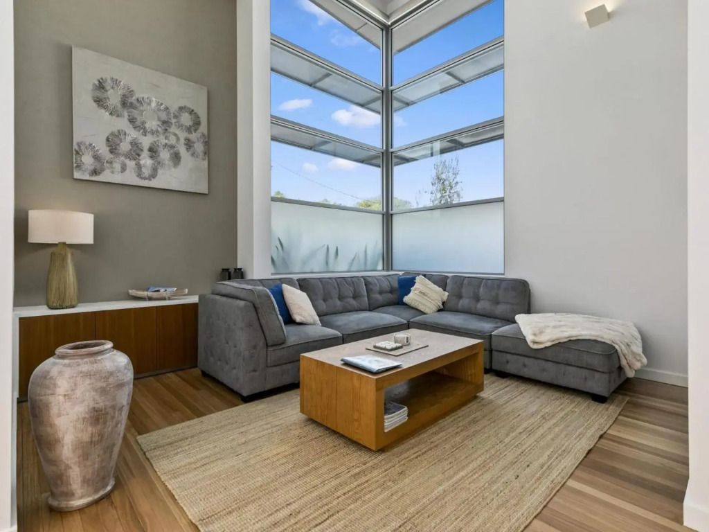 Anna Superbly Stylish Luxury Townhouse