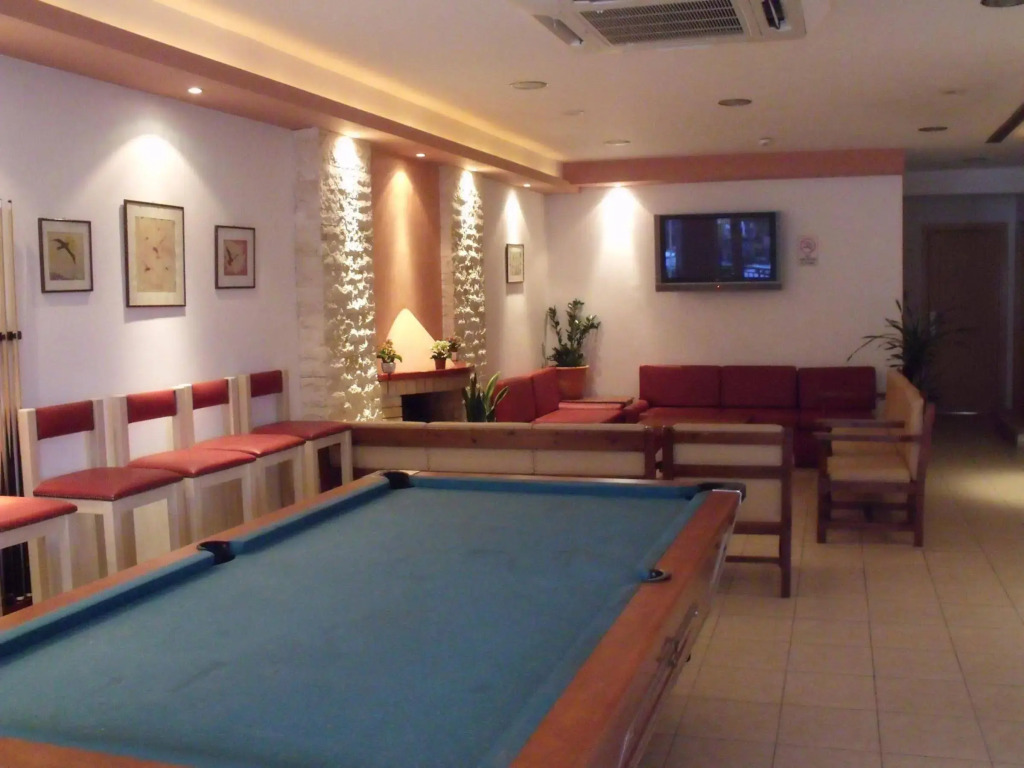 Haris Apartments