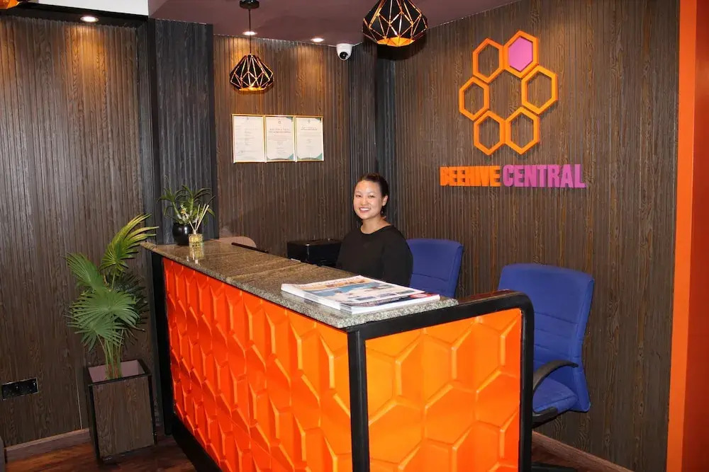 Отель Beehive Central