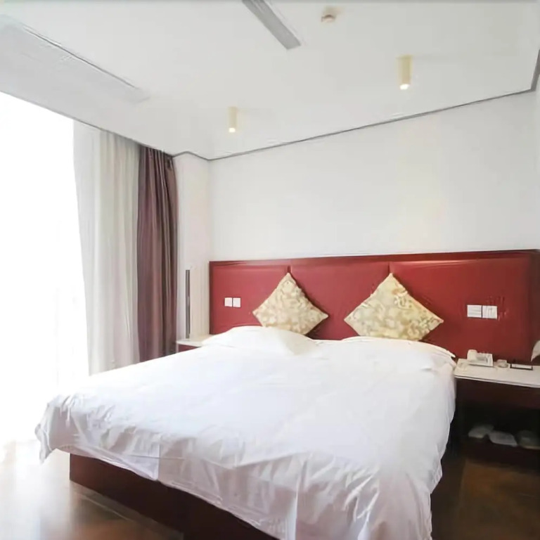 Orange Hotel Select