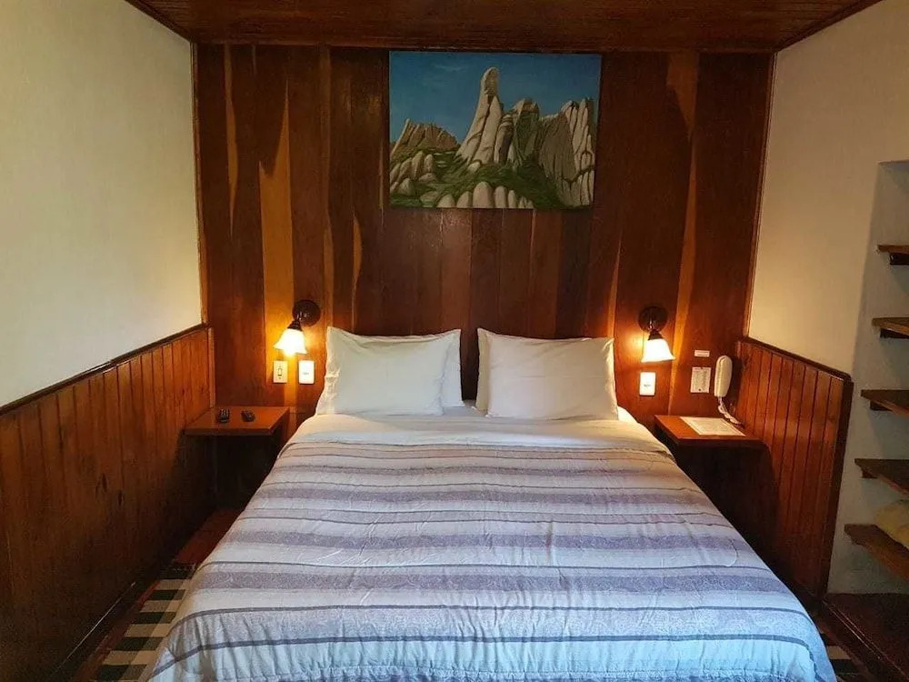 Pousada Montserrat
