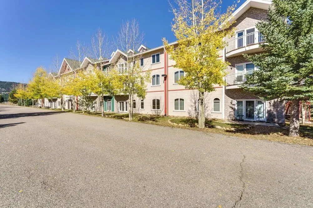 Condo w/ Balcony > 2 Mi to Angel Fire Resort!