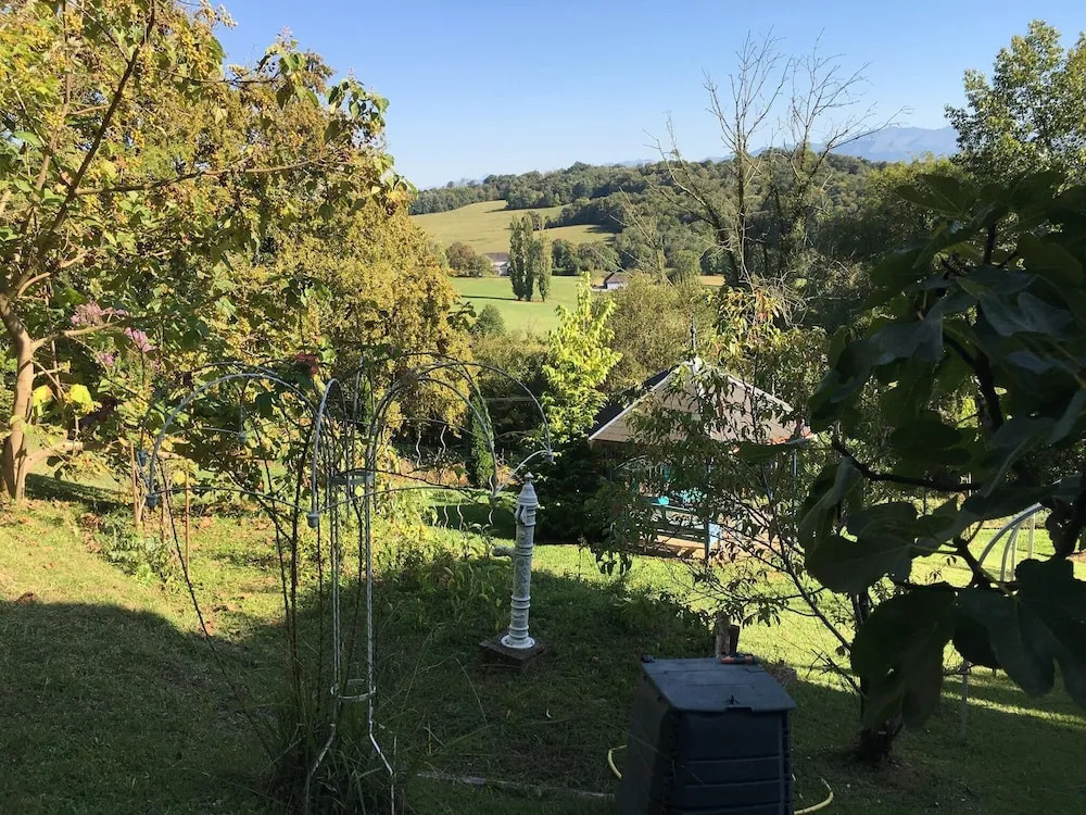 Les Gîtes de La Maison Bleue dEstialescq