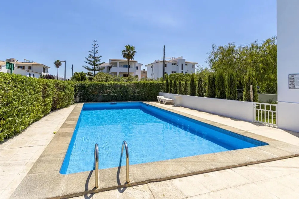 Apartment - 2 Bedrooms with Pool and WiFi - 107876