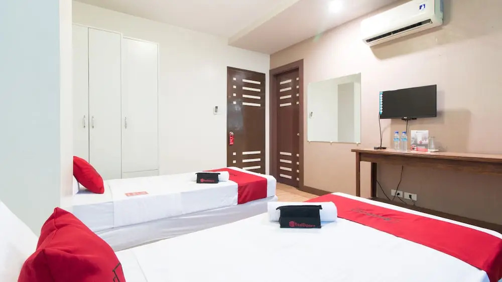 Zdb Condotel by RedDoorz