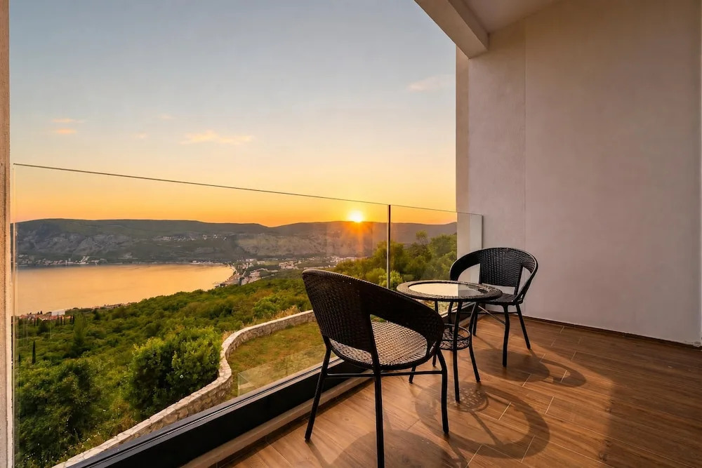 Pool Villa Luxoria Trebesin
