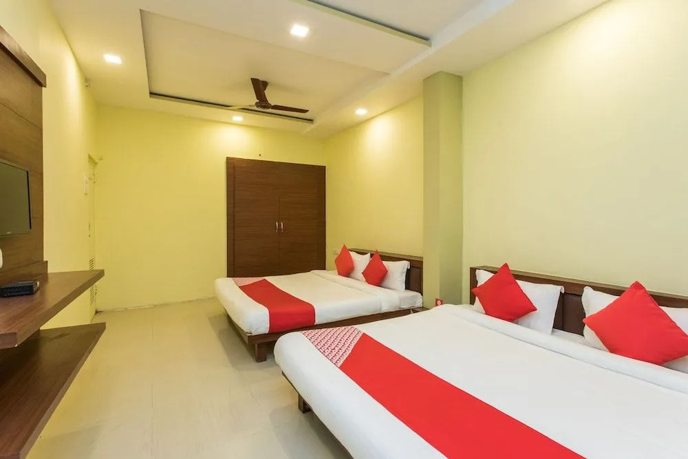 Oyo 17161 Hotel Mahalaxmi