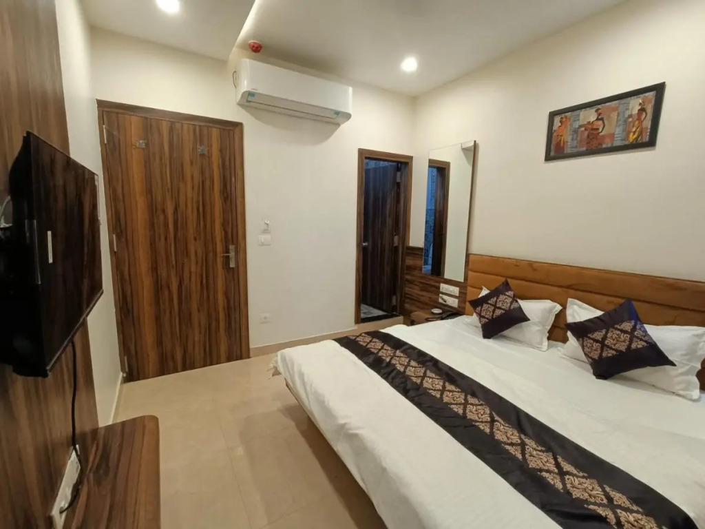 Maruti Group Of Hotels - Vrinda Inn