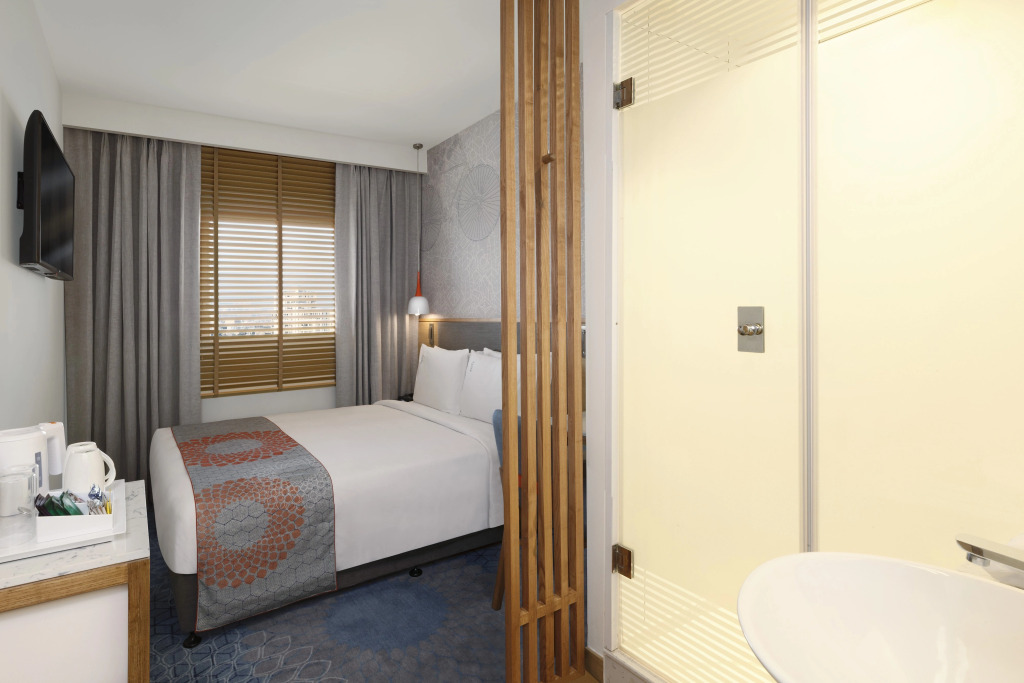 Holiday Inn Express Hyderabad Banjara Hills by IHG