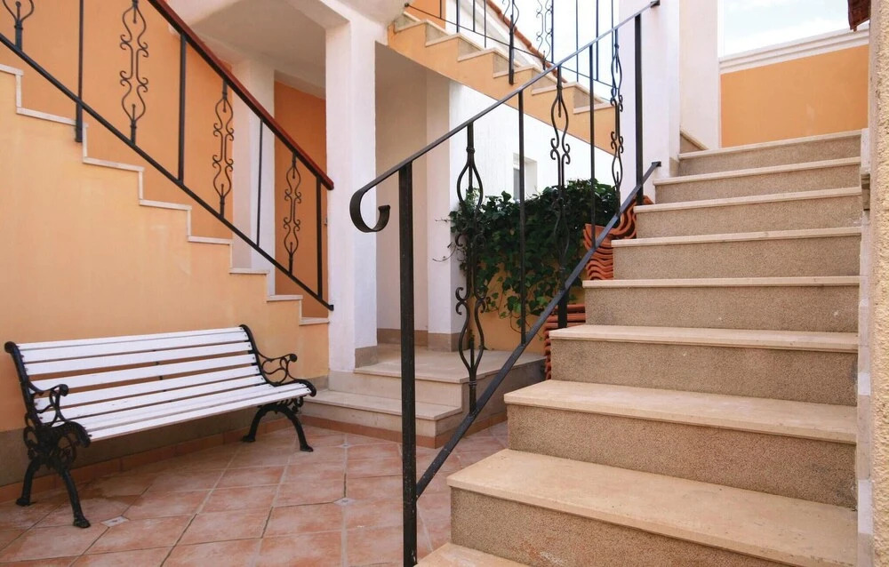 Beautiful Home in Brodarica With Wifi and 6 Bedrooms
