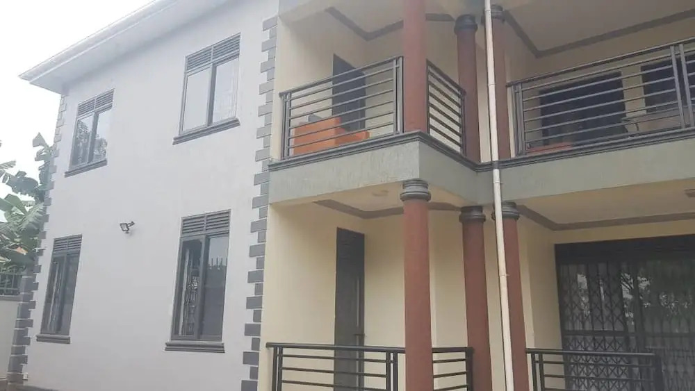 Inviting 9-bed Villa in Kampala