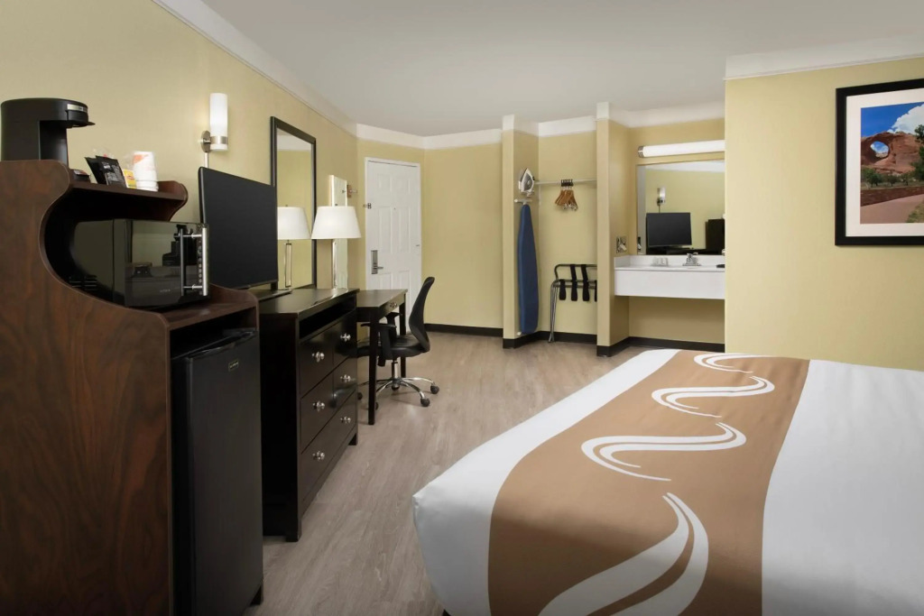 Quality Inn & Suites Gallup I-40 Exit 20