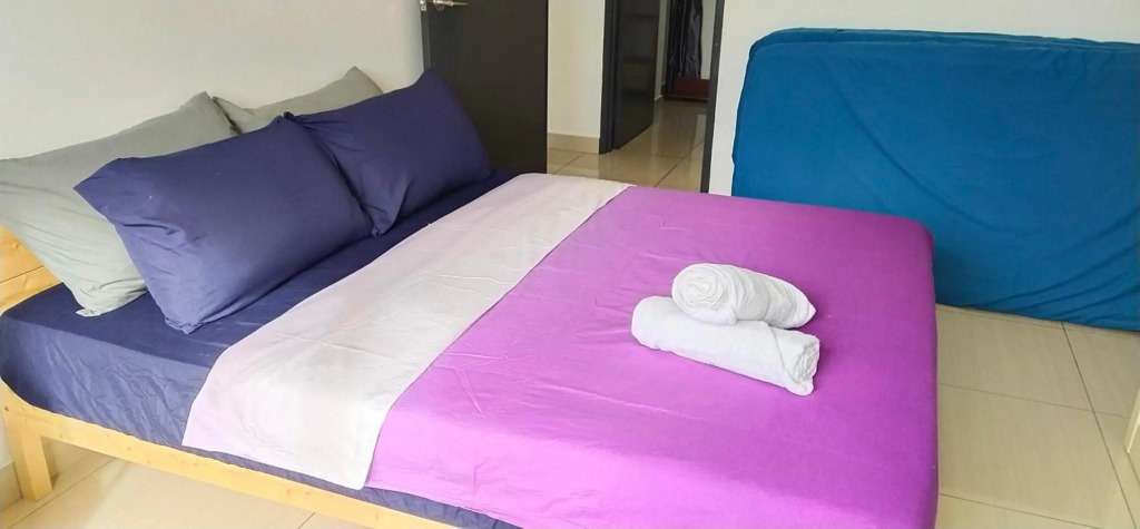 8pax Mount austin Midori Green homestay