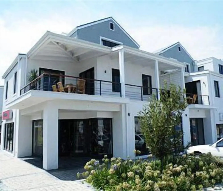 Marine Square Luxury Suites