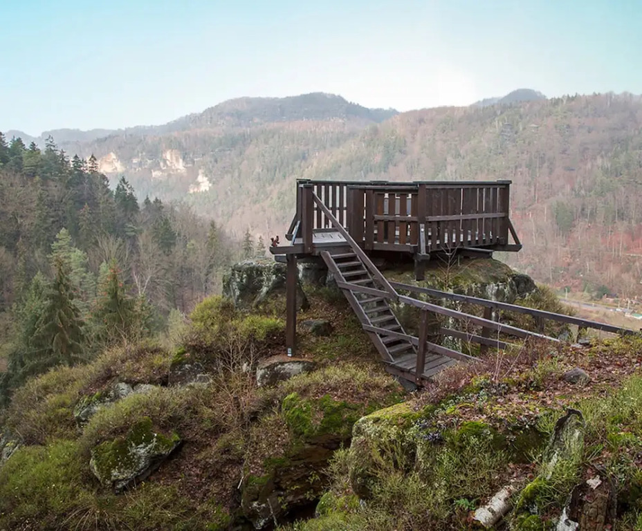 Die Burg Schöna - In a national park