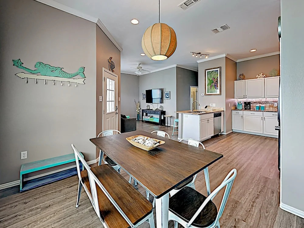 118 N Nautica House - 2 Br home by RedAwning