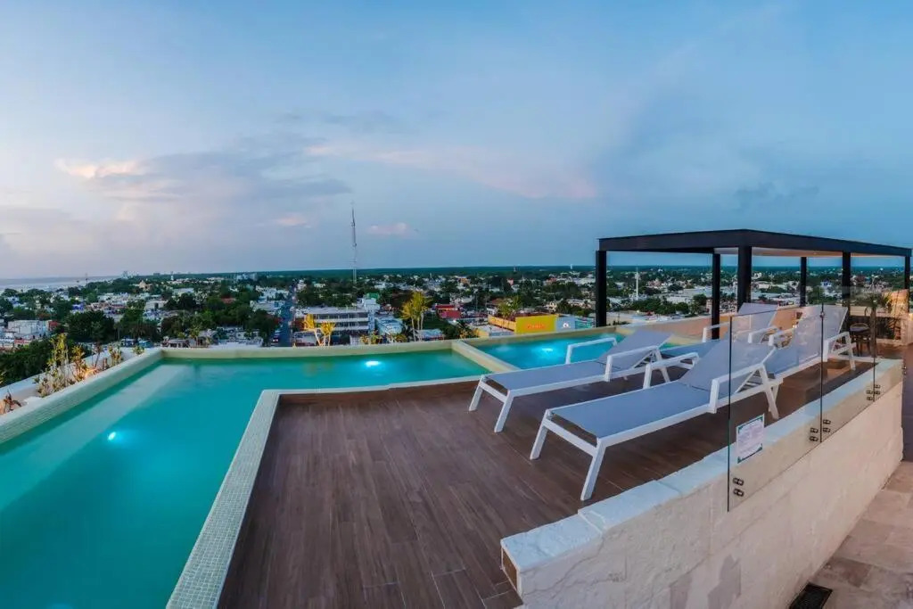 Centrally located gem - sunset views/rooftop pool 2BR/2Bath