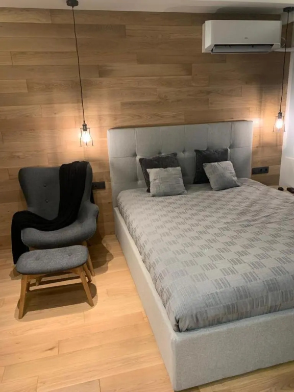Luxurious One Bedroom Studio in Top Center