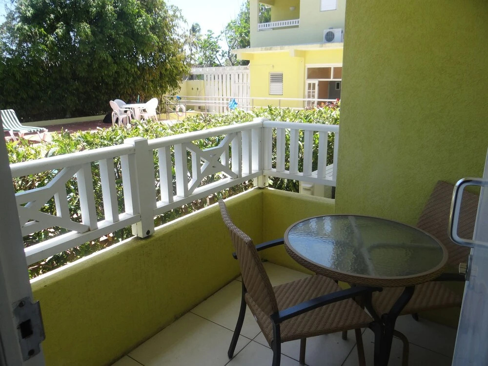 Tropical Winds Apartment Hotel