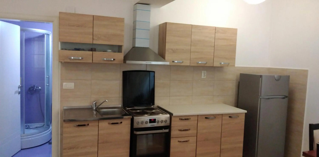 Lovely condo next to salt room, bus station
