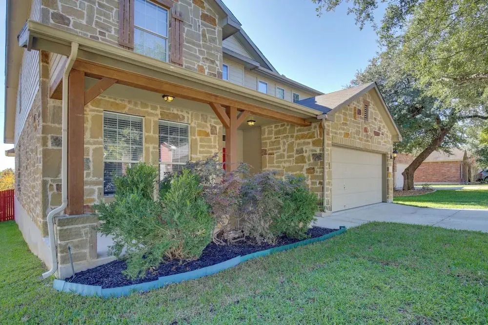 4 Mi to TPC San Antonio: Cozy Getaway w/ Deck