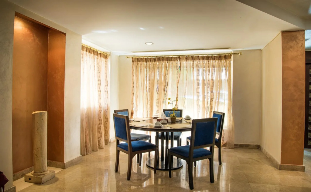 Rawche Universal Apartments