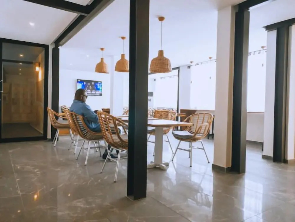 Elogia Hotel