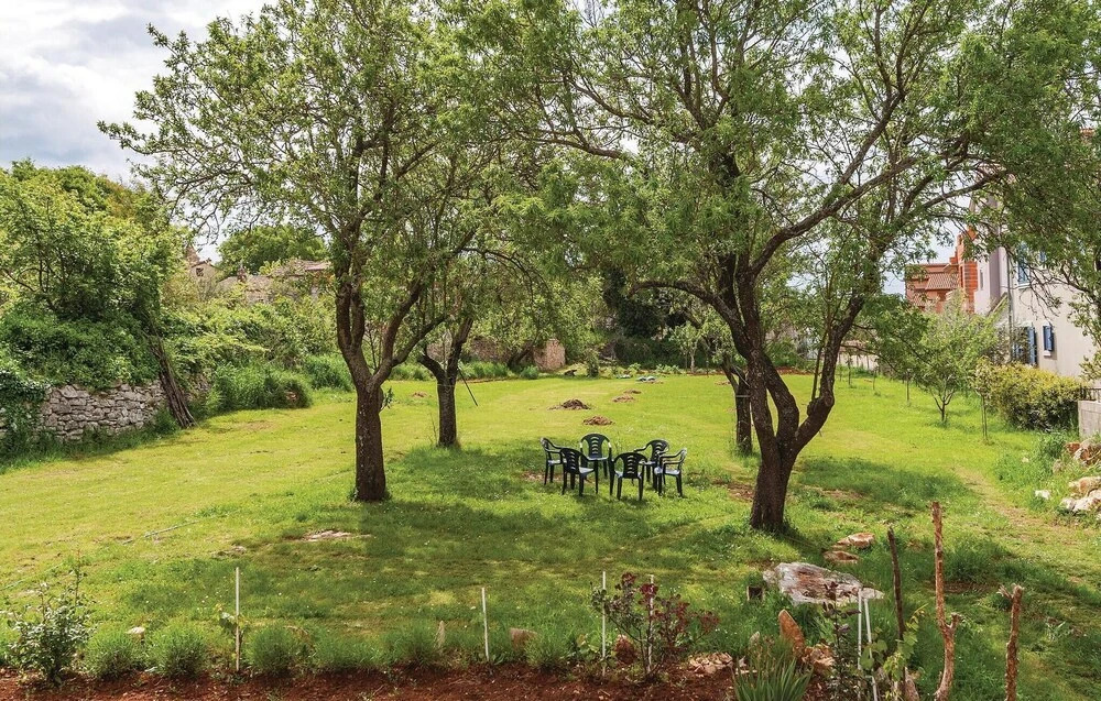 Beautiful Home in Peroj With Wifi and 2 Bedrooms
