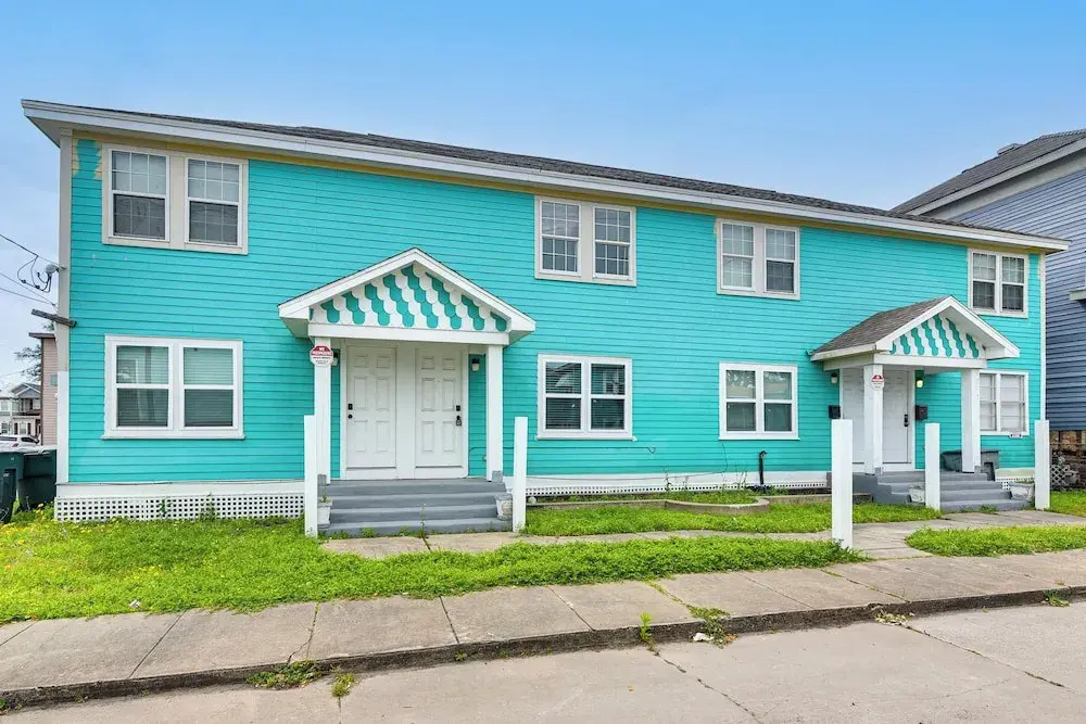 1 Mi to Pleasure Pier! Group Retreat w/ 2 Units