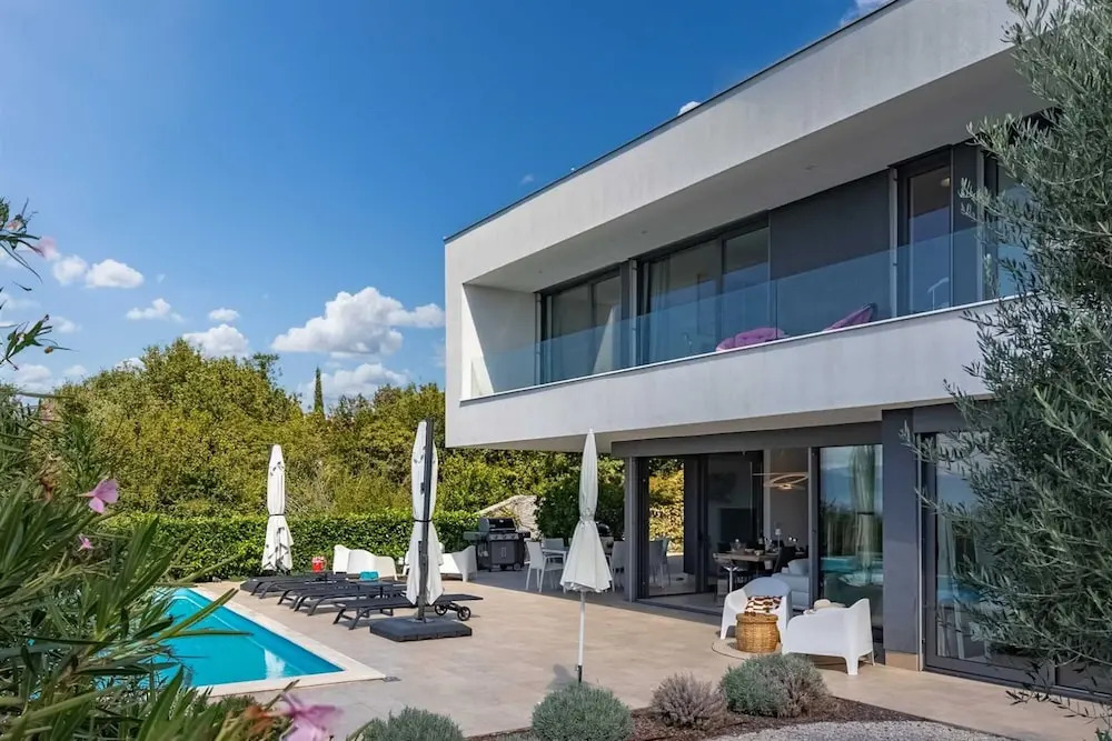 Villa Irma with heated Pool by aneo travel