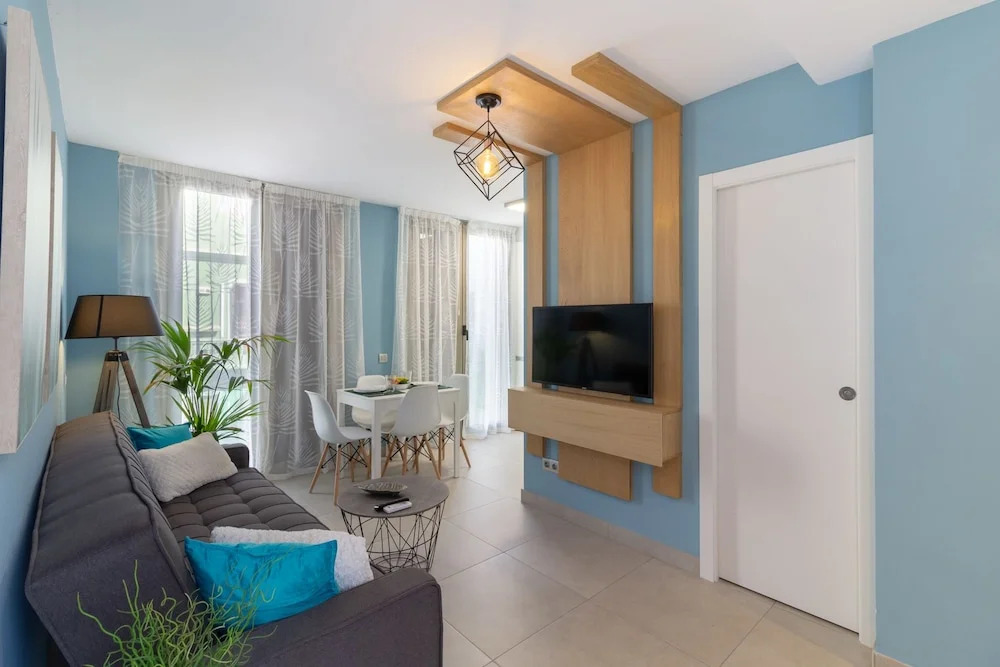 Behosty - Triana Chic Essense A
