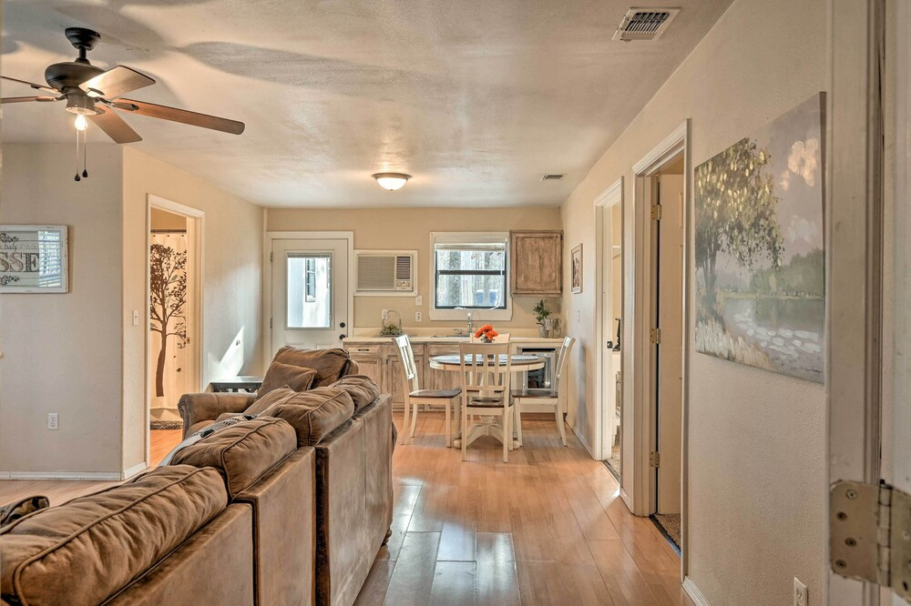 Pet-friendly 'shady Oaks' Broken Bow Gem w/ Patio!