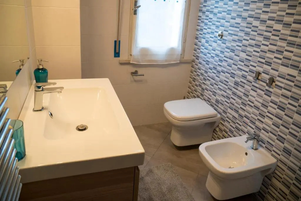N228 - Numana, quadrilocale ristrutturato con giardino
