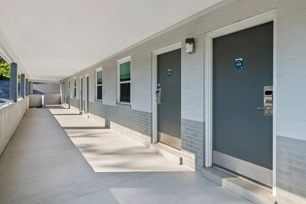 Suburban Studios Newport News - Hampton