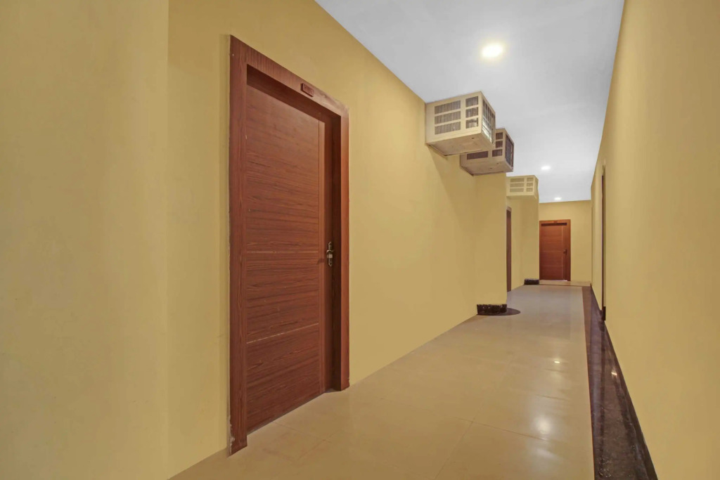 Collection O Hotel Aqua Villa Near Netaji Subhash Chandra Bose International Airport