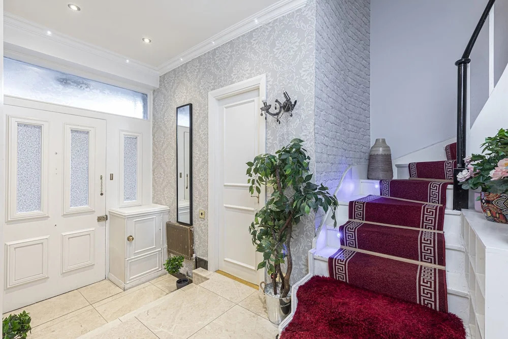 Spacious House With Terrace Near Hyde Park & Oxford St