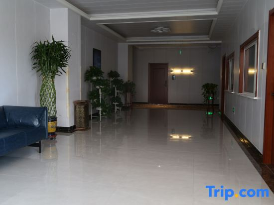 Grassland Red Theme Hotel