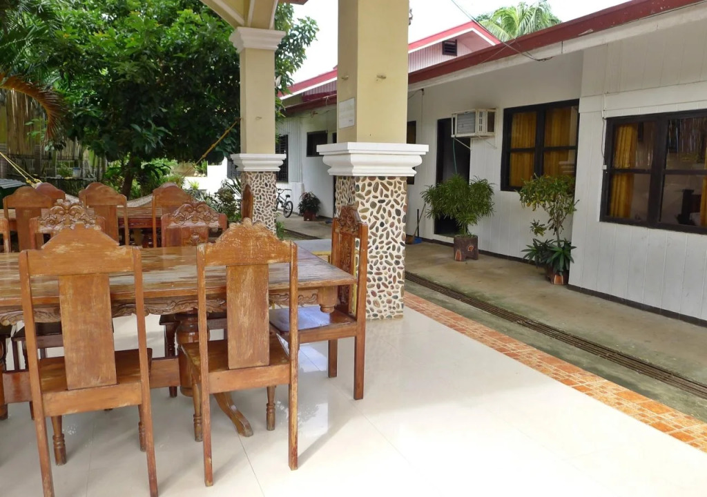 DLM Pensionne House