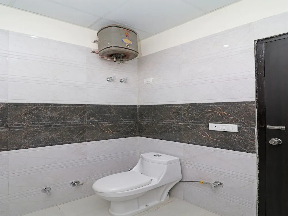 OYO 12472 Hotel Olive
