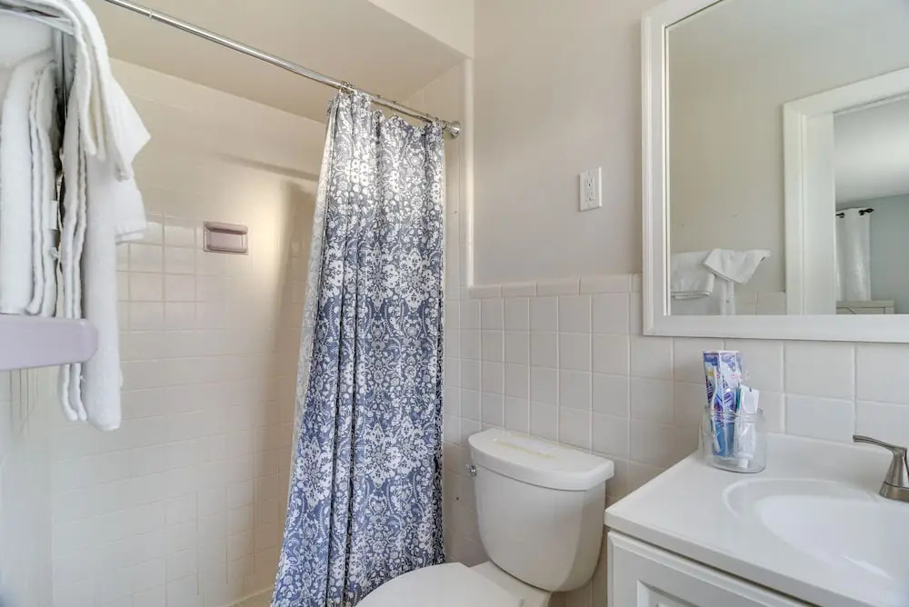Largo House w/ Backyard Oasis & Proximity to Beach