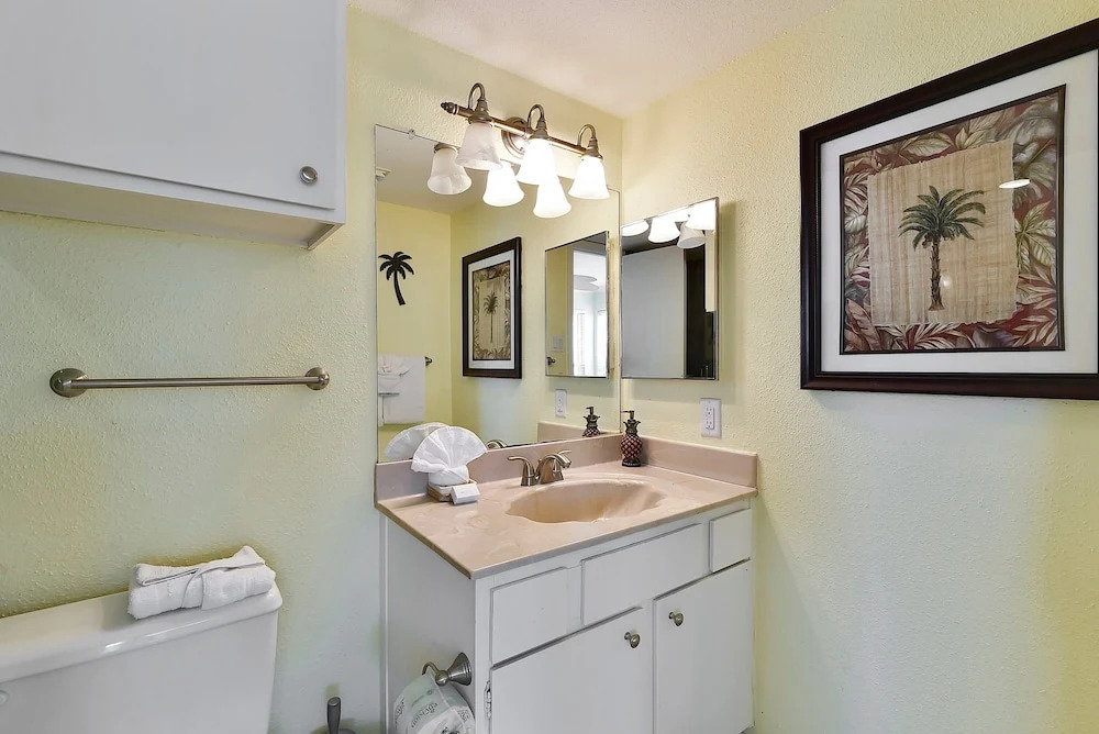 Seascape 2301 2 Bedroom Condo by RedAwning