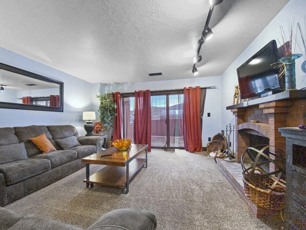 Shadow Ridge 102 4 Bedroom Condo by Redawning