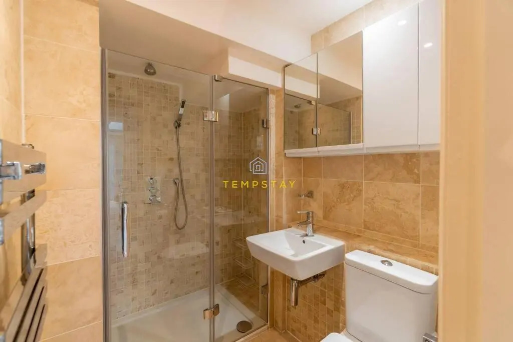 STYLISH 3 BED COTTAGE, WALK 2 ALL SIGHTS & HIGH ST - By Tempstay