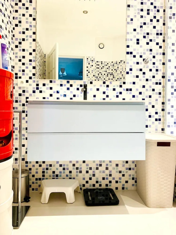 Apartment with 2 Bedrooms in Paris, with Balcony And Wifi
