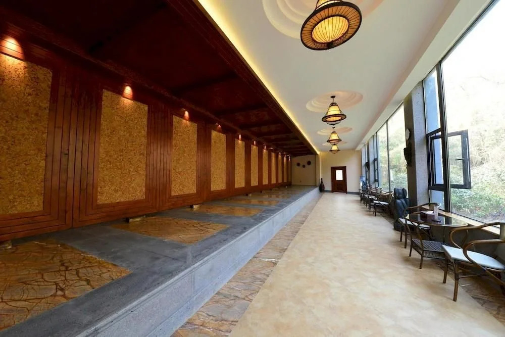 Nanjing Ziqinghu Hotspring Hotel