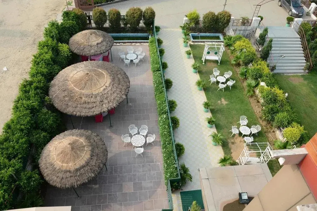 The Ajuba Residency