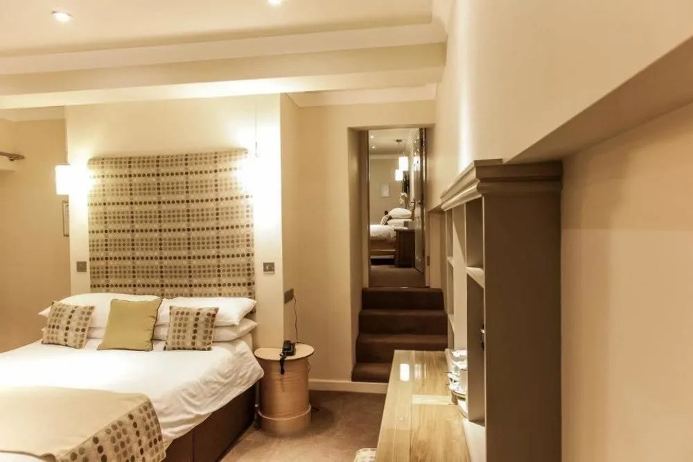 Gwestyr Emlyn Hotel