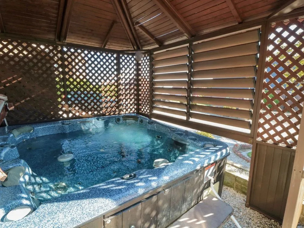 Seacrest Lodge