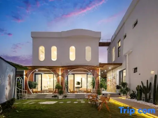 Three Lives · Blooming Pool Homestay (Sanya West Island Branch)